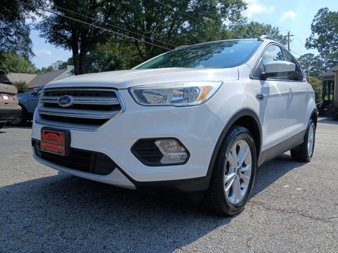 Used 2018 Ford Escape SE image 2