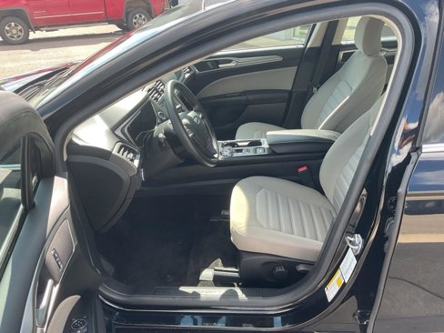 Used 2018 Ford Fusion S image 9