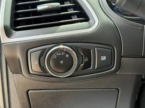 Used 2023 Ford Edge SE w/ Black Appearance Package image 34