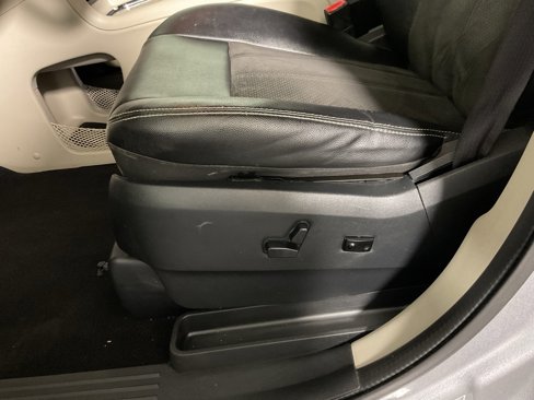 Used 2019 Dodge Grand Caravan SXT image 19