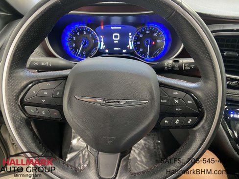 Used 2020 Chrysler Pacifica Limited image 21