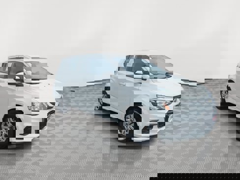 Used 2020 Chevrolet Sonic LT image 2