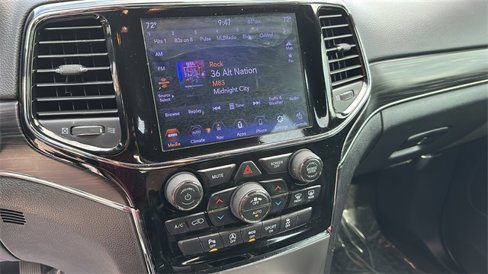 Used 2019 Jeep Grand Cherokee Limited image 28