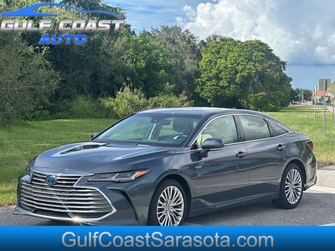 Used 2020 Toyota Avalon Limited image 1