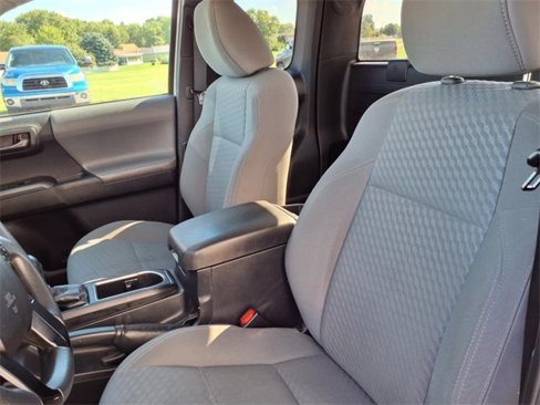 Used 2022 Toyota Tacoma SR image 14