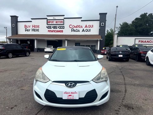 Used 2013 Hyundai Veloster image 1