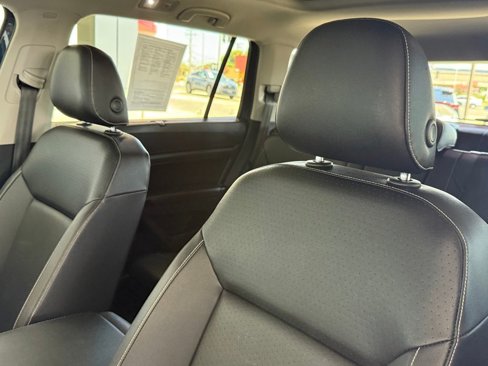 Used 2021 Volkswagen Atlas SE image 22