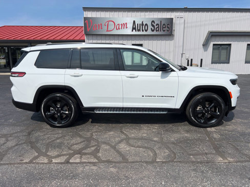 Used 2023 Jeep Grand Cherokee L Limited w/ Black Appearance Package image 2