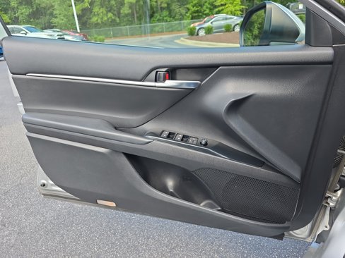 Used 2019 Toyota Camry LE image 26