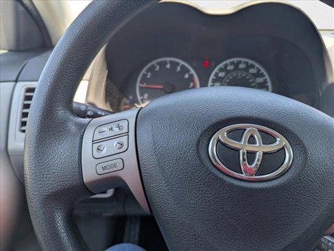 Used 2013 Toyota Corolla LE image 10