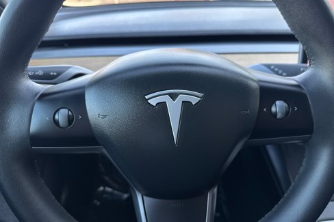Used 2021 Tesla Model 3 Standard Range Plus image 22
