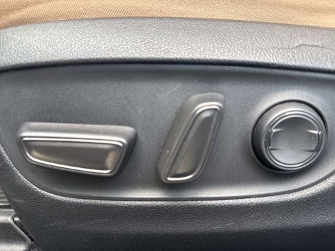 Used 2020 Toyota RAV4 XLE image 20