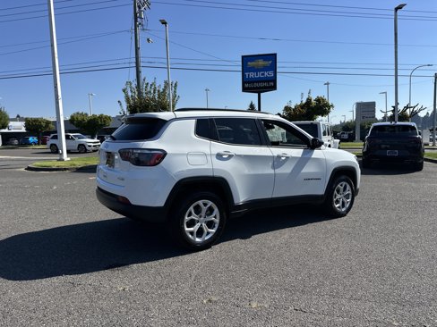 Used 2024 Jeep Compass Latitude image 6
