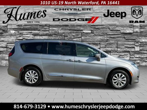 Certified 2017 Chrysler Pacifica Touring-L image 2