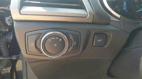 Used 2019 Ford Fusion SE image 28