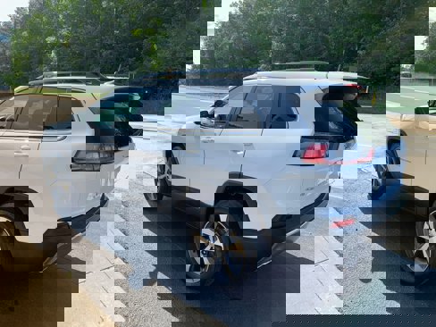 Certified 2022 Jeep Cherokee Limited w/ Mopar Interior Package image 7