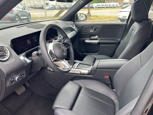 Used 2024 Mercedes-Benz GLB 250 4MATIC image 11