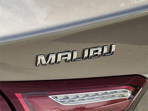 Used 2022 Chevrolet Malibu LT image 31