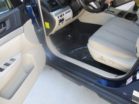 Used 2011 Subaru Outback 2.5i Premium w/ All-Weather Pkg image 22