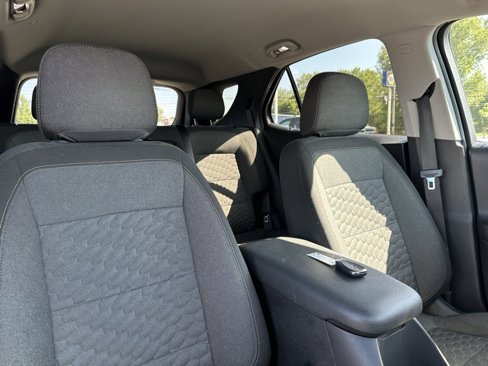 Used 2018 Chevrolet Equinox LT image 8