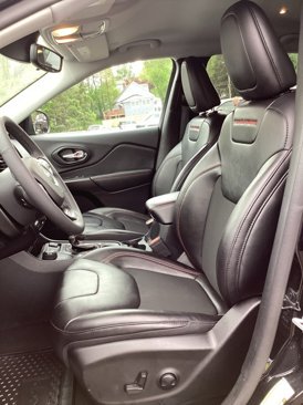 Used 2022 Jeep Cherokee Trailhawk image 15