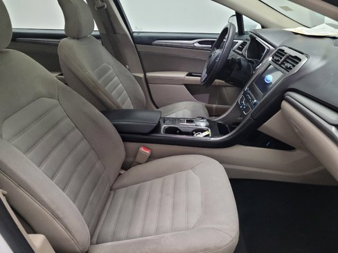 Used 2017 Ford Fusion SE w/ Fusion SE Technology Package image 21