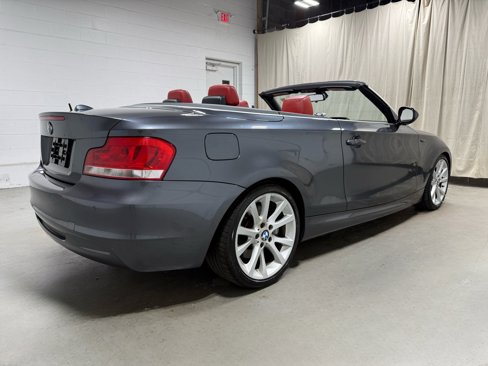 Used 2013 BMW 135i Convertible image 3