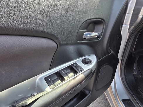 Used 2014 Chrysler 200 Touring image 10