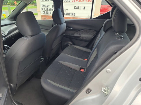 Used 2019 Nissan Kicks SV image 26
