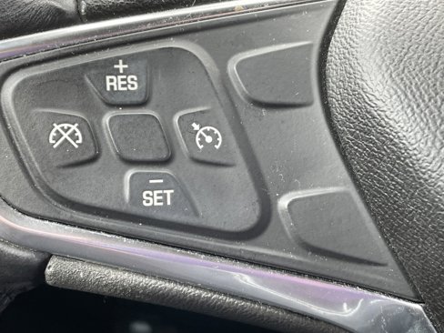 Used 2018 Chevrolet Equinox LT image 24