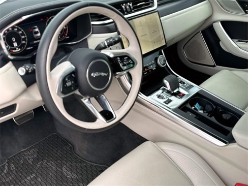 New 2024 Jaguar XF R-Dynamic SE image 30