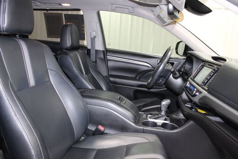 Used 2017 Toyota Highlander SE image 35