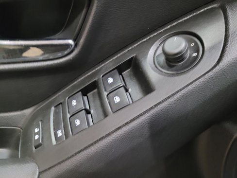 Used 2019 Chevrolet Trax LT w/ LT Convenience Package image 27