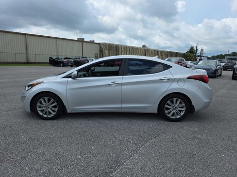 Used 2015 Hyundai Elantra SE w/ Option Group 02 image 4