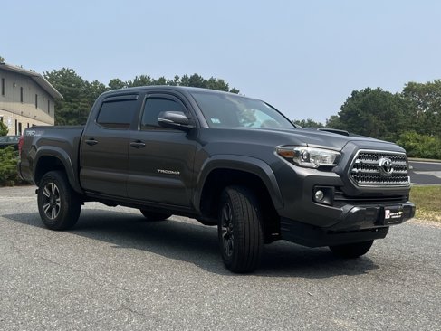 Used 2016 Toyota Tacoma SR image 8