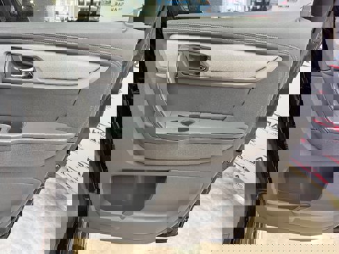 Used 2017 Chevrolet Traverse LT image 47