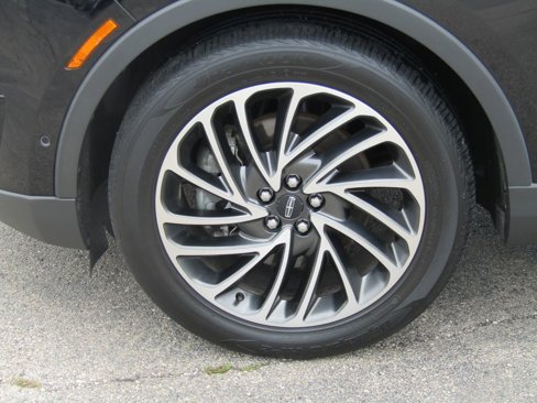 Used 2019 Lincoln Nautilus Reserve image 4