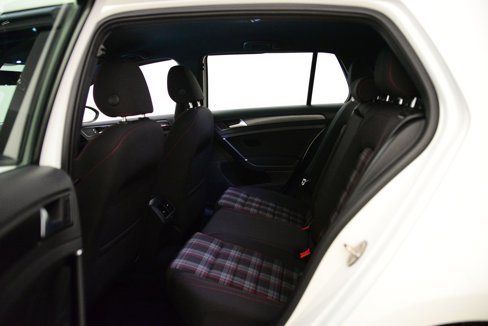 Used 2019 Volkswagen Golf S image 11