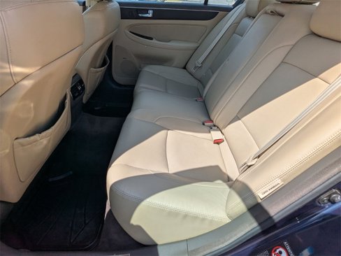 Used 2011 Hyundai Genesis 4.6 image 18