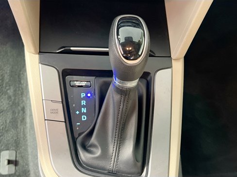Used 2018 Hyundai Elantra SEL image 24