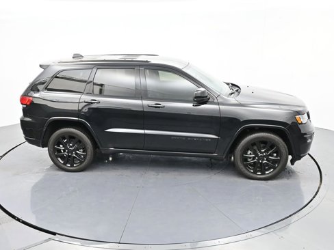 Used 2021 Jeep Grand Cherokee Laredo X image 24