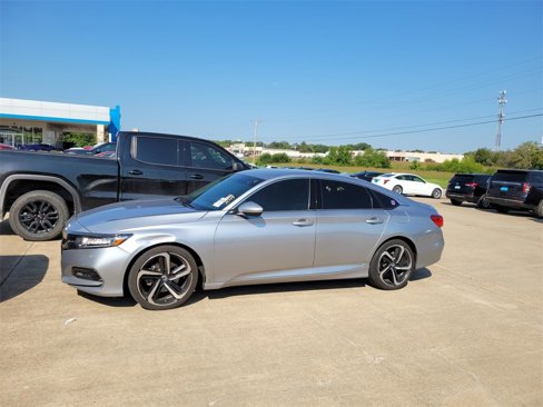 Used 2020 Honda Accord Sport image 2