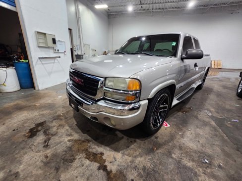 Used 2004 GMC Sierra 1500 SLE w/ Light Duty Power Package image 2