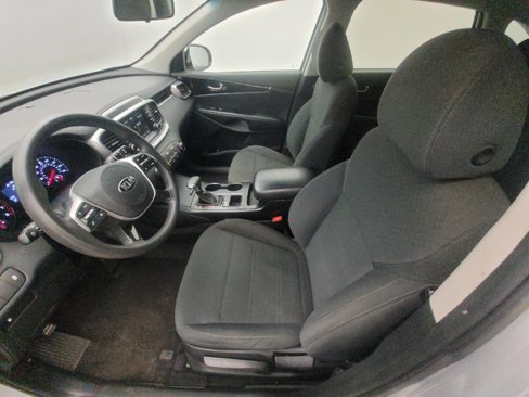 Used 2020 Kia Sorento LX image 17