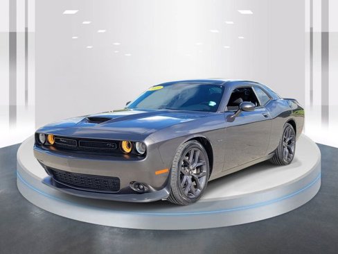Used 2019 Dodge Challenger R/T w/ Driver Convenience Group image 3