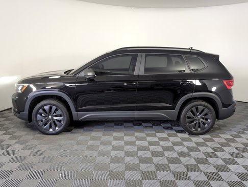 Used 2023 Volkswagen Taos S image 2