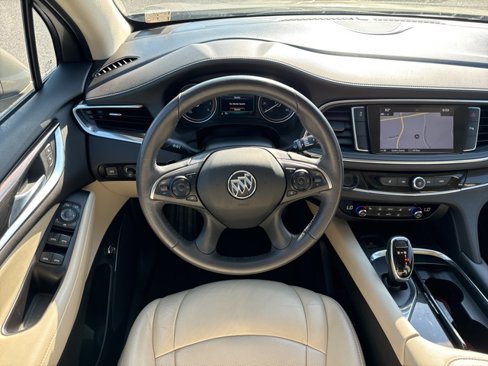 Used 2018 Buick Enclave Essence image 12