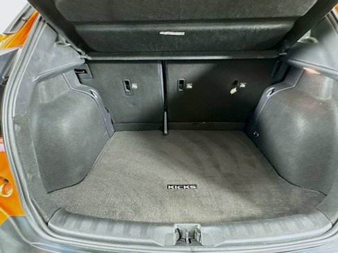 Used 2018 Nissan Kicks SR image 28