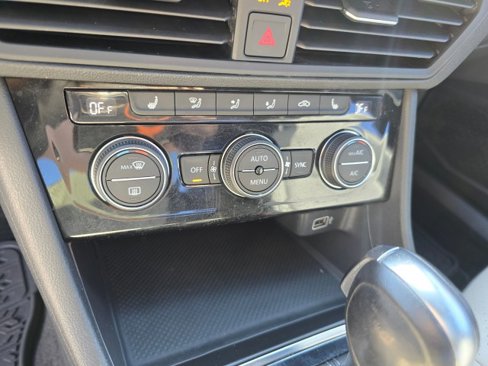 Used 2019 Volkswagen Jetta R-Line image 34