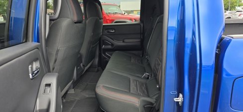 Used 2024 Nissan Frontier PRO-4X w/ Technology Package image 11